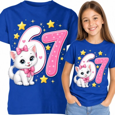 Koszulka dziewczęca „67” z białym kotkiem w kokardzie - mem Six Seven