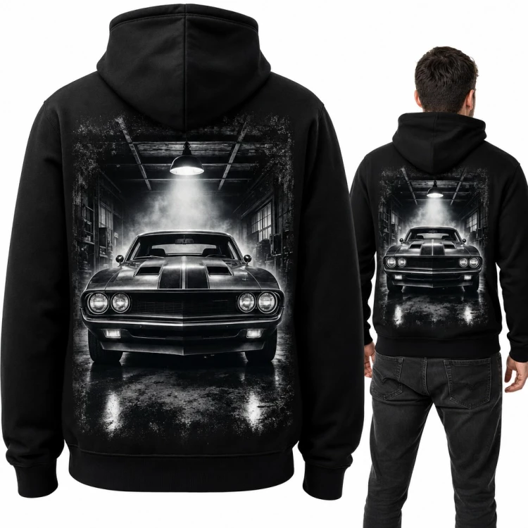 Bluza męska z kapturem - muscle car w garażu pod lampą - duży nadruk na plecach