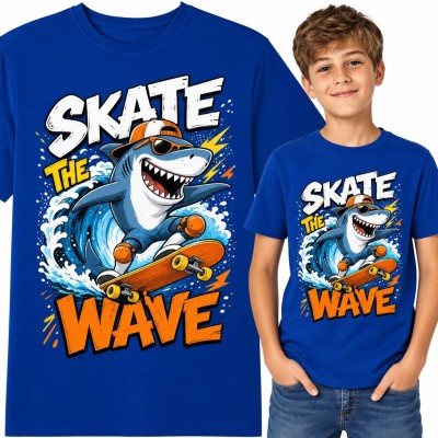 Koszulka chłopięca rekin na deskorolce „Skate the Wave”