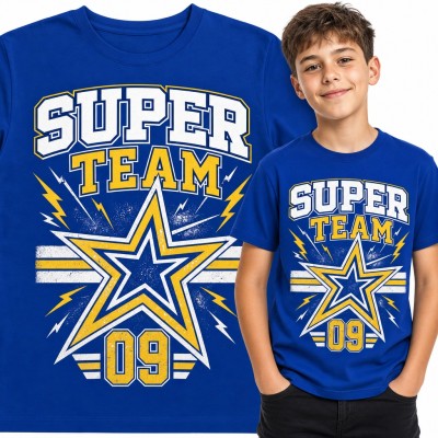 Koszulka chłopięca „Super Team 09” - gwiazda i błyskawice w stylu college