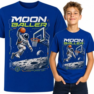 Koszulka chłopięca „Moon Baller” - astronauta z piłką do koszykówki na Księżycu
