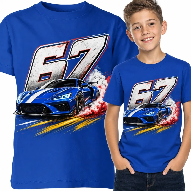 Koszulka chłopięca „67” - sportowe auto w drifcie z dymem spod kół