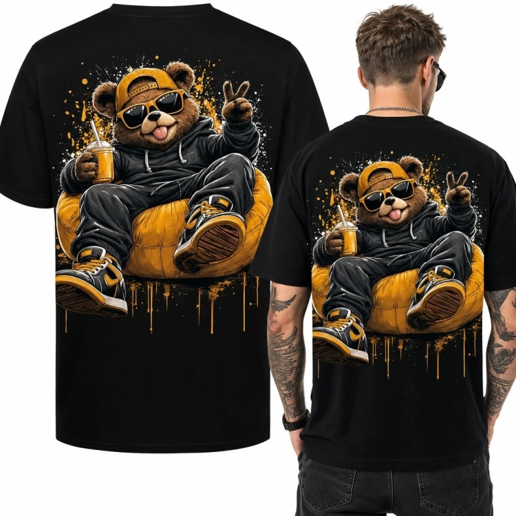 Koszulka męska z misiem streetwear w żółtym fotelu - duży nadruk na plecach