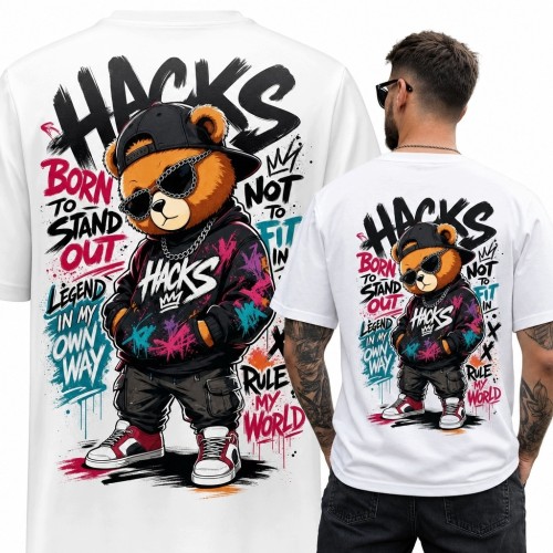 Koszulka męska z misiem w stylu streetwear i napisem „Hacks” - nadruk na plecach