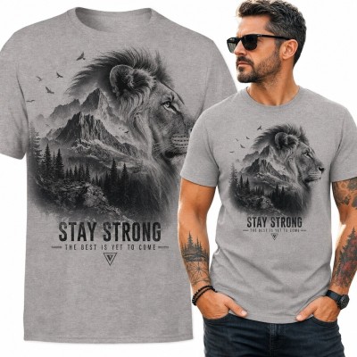Koszulka męska z lwem i górskim krajobrazem - „Stay Strong”