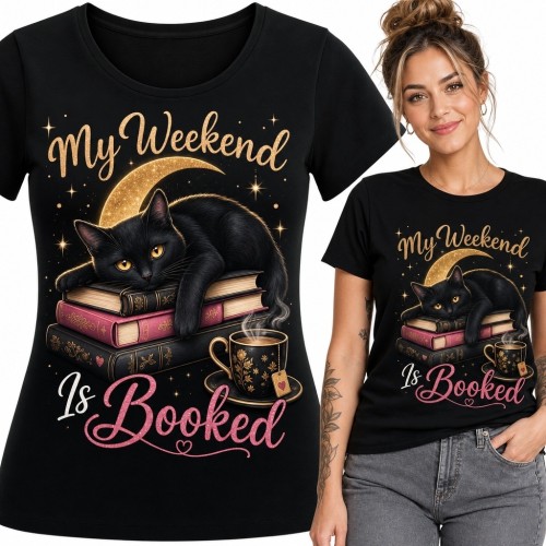 Koszulka damska dla czytelniczki „My Weekend Is Booked” - czarny kot na książkach