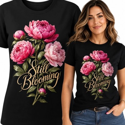 Koszulka damska z piwoniami i napisem „Still Blooming” - czarna
