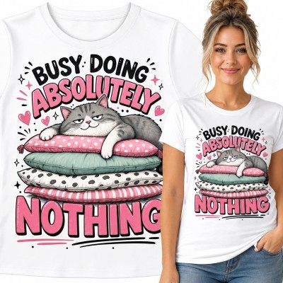 Koszulka damska z kotem i napisem „Busy Doing Absolutely Nothing” - koci humor
