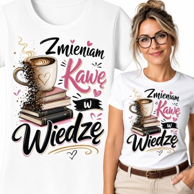 Koszulka damska „Zmieniam kawę w wiedzę” z filiżanką na stosie książek