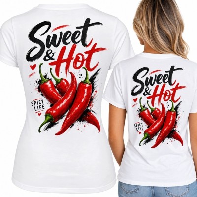 Koszulka damska „Sweet &amp; Hot” z papryczkami chili - biała z sercami i rozpryskami farby