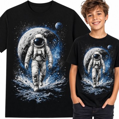 Koszulka chłopięca z astronautą na Księżycu - kosmiczny motyw